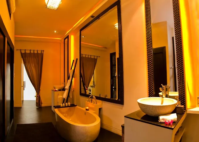 Savoir Villa *